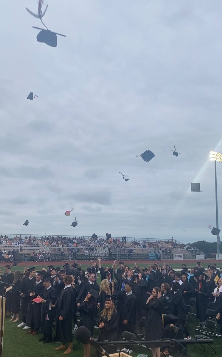 Congratulations Class of 2022 you did it!!! 🧡🖤🎓