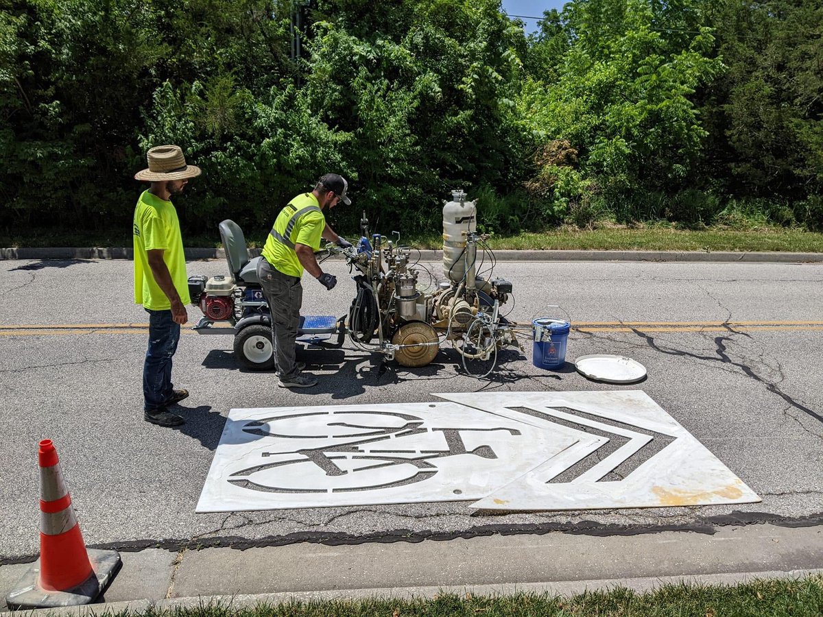 MerriamKS's tweet photo. #TeamMerriam crews today are putting down bike sharrows on Knox Ave. from 47th St. to Campbell Park.  

Community members asked for more bike lanes during our Comp Plan 2040 process. We listened! 

Learn how we’re committed to being a bike-friendly city at https://t.co/3IOxIruSkN https://t.co/FZZUrKI3gT