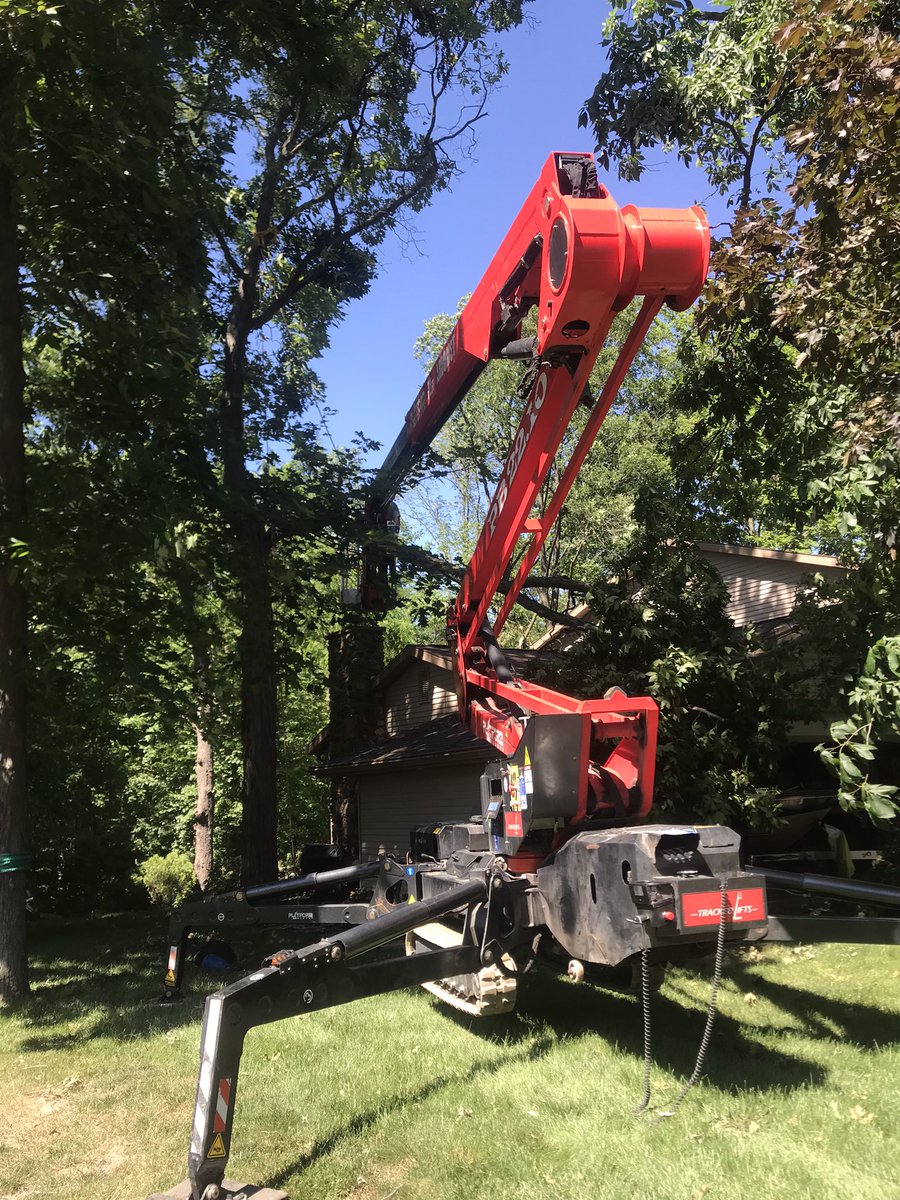 bagough's tweet photo. SO thankful to see these guys!!  A big shoutout to Monster Tree Service!! #Appreciation https://t.co/a1b0R2C58i