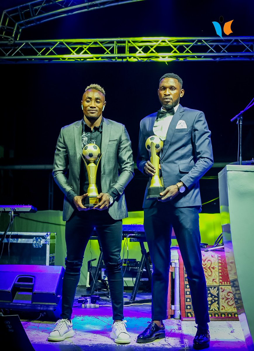 MagazineJimbere's tweet photo. ⚽ Le prix du meilleur joueur de la saison 2021/2022 revient à Patrick Kanianga, attaquant de #BumamuruFC, qui est aussi reparti avec le prix du meilleur buteur de la saison (14 buts) Ex Aequo avec Murangira Ramires de #TopJunior
#Burundi https://t.co/9XAmviU7Xm