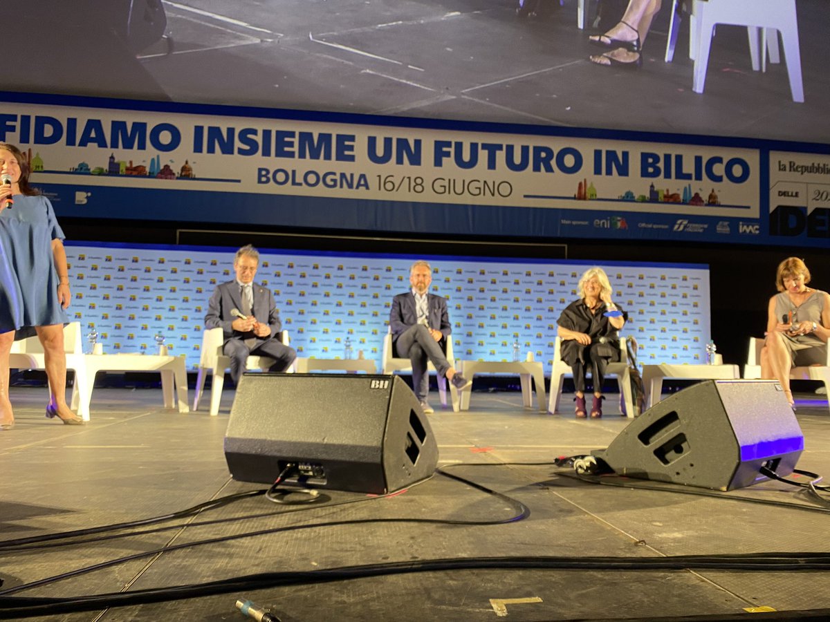 RepubblicaDelleIdee tweet media