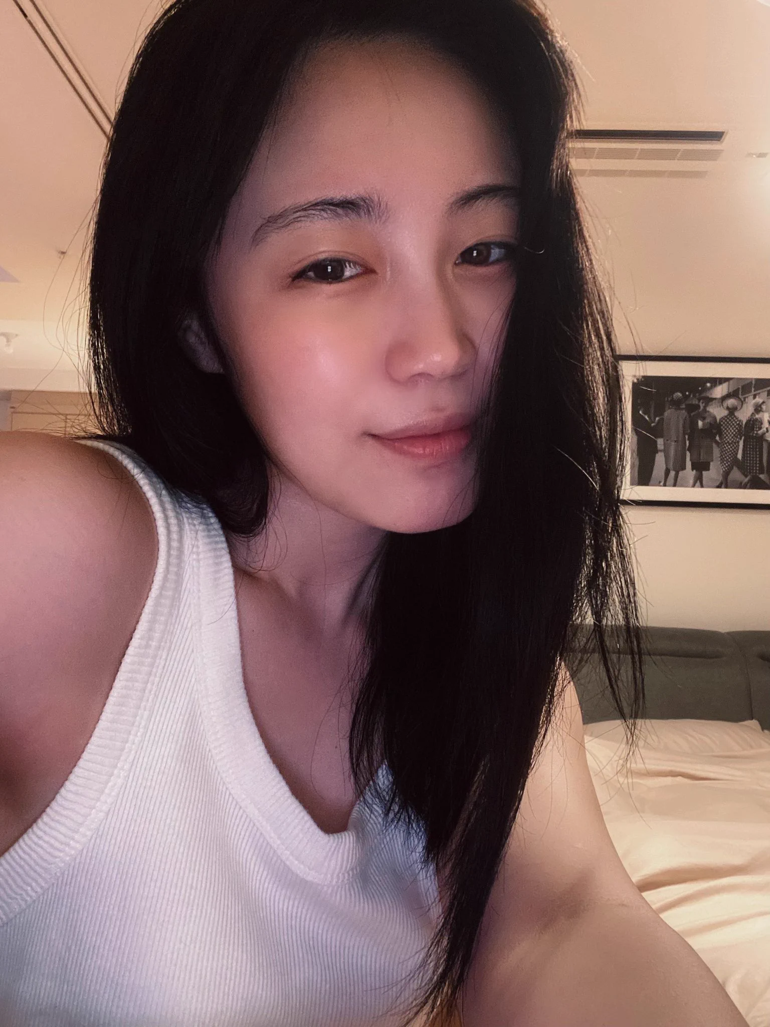 鷲尾伶菜 クッション FVex1nAakAAbFh7?format=webp&