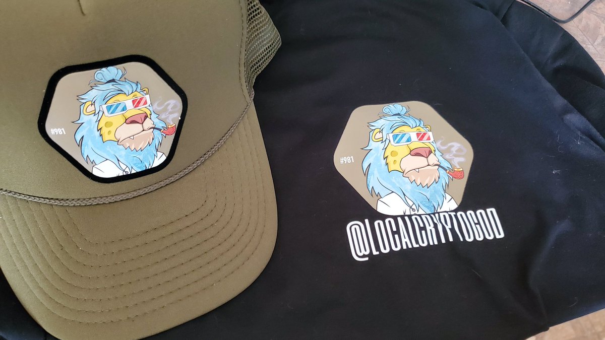 My merch from <a href="/goodlumclothing/">Goodlum.eth</a> to wear at NFT NYC for the <a href="/LazyLionsNFT/">Lazy Lions 👑</a> event came!