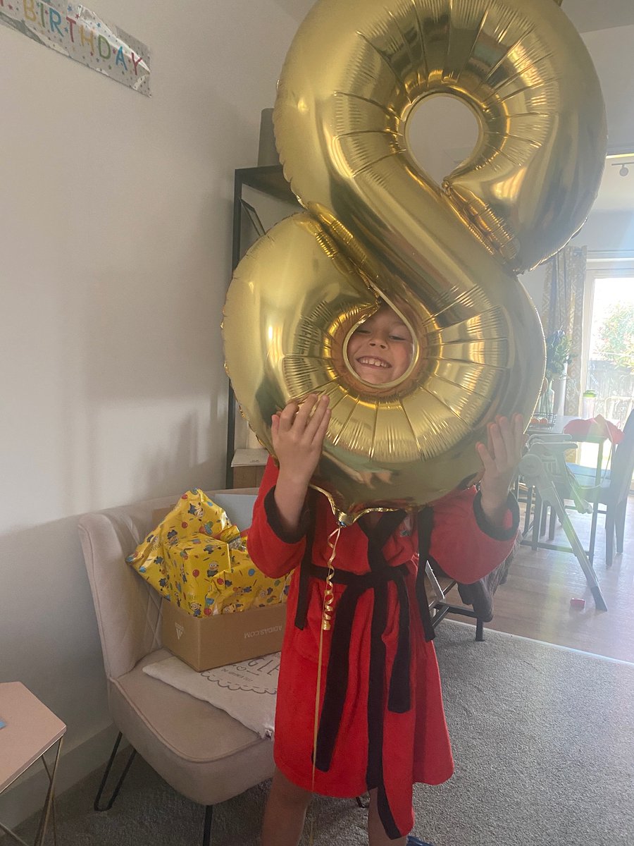 QuigleyBrothers's tweet photo. Happy 8th birthday to me https://t.co/0lE9eSnifo