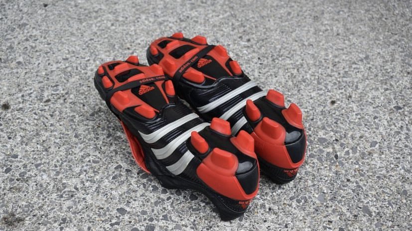 Retrobootsie's tweet photo. Soleplate art. ⁠
⁠
I can remember having conversations in 2004 about how the Adidas lines went the whole way under the boot, apparently that was crazy 🤷‍♂️⁠
⁠
The Pulses have stood the test of time. 
⁠
Name the player:

⁠Pulses. Socks pulled up. Chin strap. ⁠
⁠
#retroboots https://t.co/ghei0faDGu