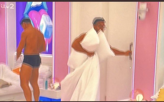 4nayuhh's tweet photo. NAHHH THIS GUY TOOK EVERYTHING AHAHHAH #LoveIsland https://t.co/uIbuLDOrtb