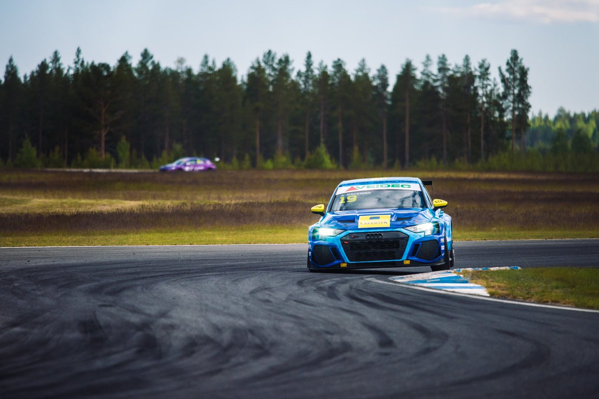 andreasbckman's tweet photo. Pole-position for Race 1 and a new lap record!🥇 and starting in 2nd place för Race 2 🥈
Very good day here at #DrivecenterArena 💥
Looking forward to the three races tomorrow 👊🏁
The three races tomorrow are broadcasted live on STCC+ (https://t.co/QLBmagZEgk) 🎬 https://t.co/DsOLWeJ1ii