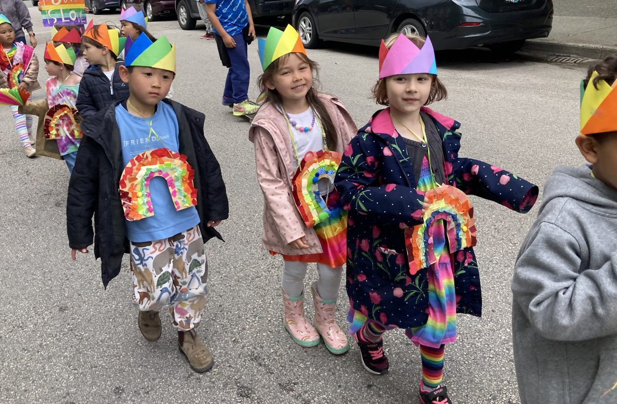 CityNewsVAN's tweet photo. Love was the theme in an East Vancouver neighbourhood, where dozens of students from Strathcona Elementary took to the streets in their very own Pride Parade. https://t.co/hWv578TtTa https://t.co/7pljhCx90p