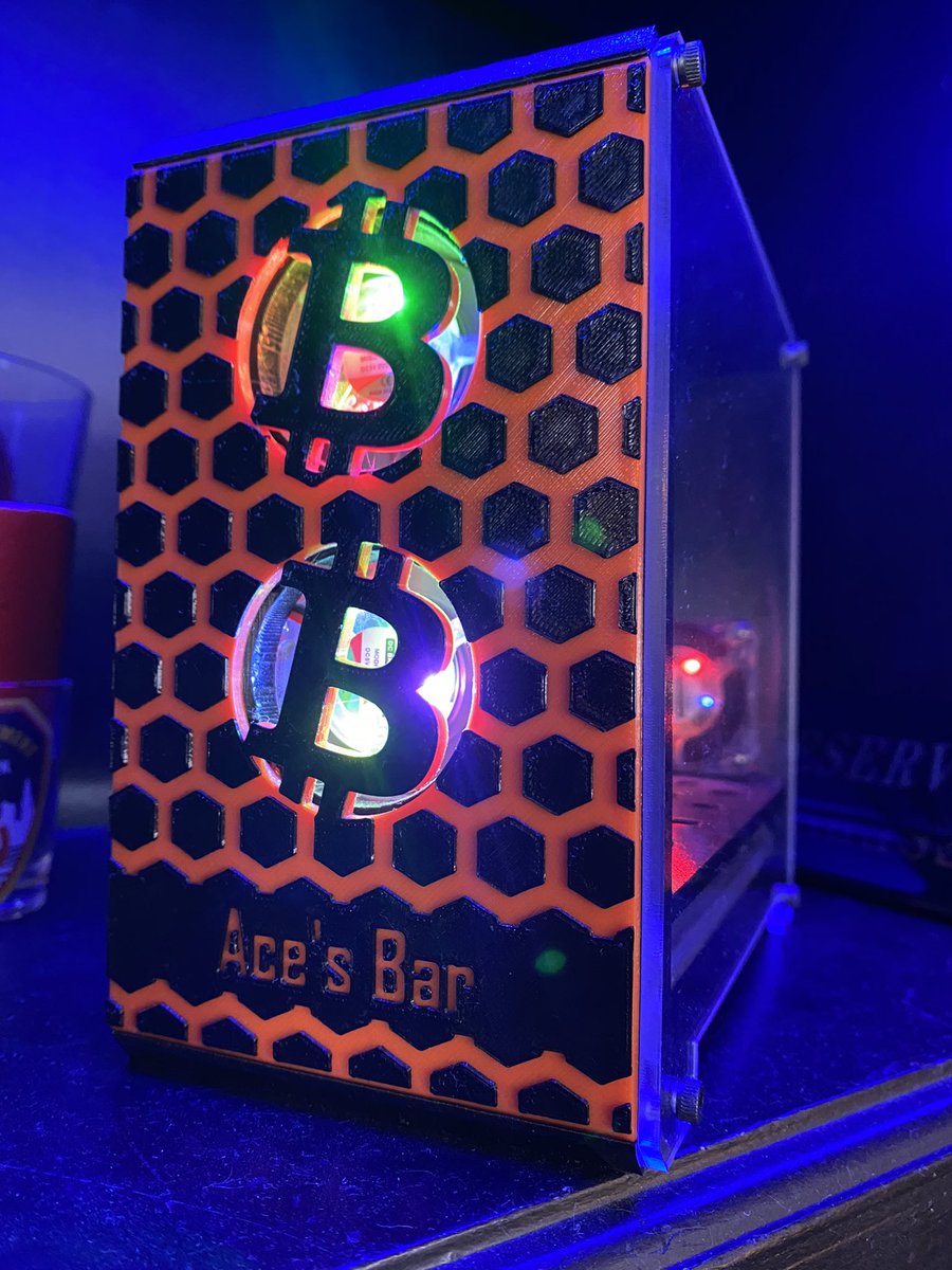 AcesBar's tweet photo. Node running on the back bar @CryptoCloaks https://t.co/VHjMZ9bjfP