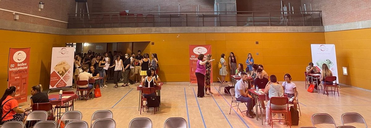 ArcalLaura's tweet photo. Job Dating @TorreVicens 
Avui 62 estudiants, recent titulats, han tingut l'oportunitat d'entrevistar-se amb diferents empreses per optar a un lloc de treball qualificat.
Promoure la inserció dels joves es  un valor afegit del nostre centre! https://t.co/j5jWr75A8z