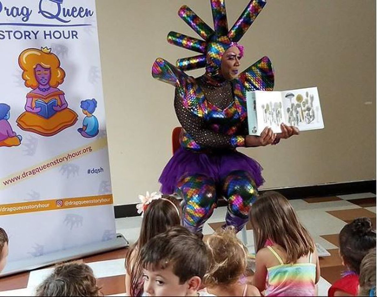 LGBTCenterNYC's tweet photo. #DragStoryHour produces storytelling and creative arts programs for children & teens, presented by local drag artists in community spaces in all five boroughs of NYC and virtually.
Catch them at #CenterJuneteenth!
Learn more: https://t.co/JanPFBZTsL https://t.co/ZF7izZtr90