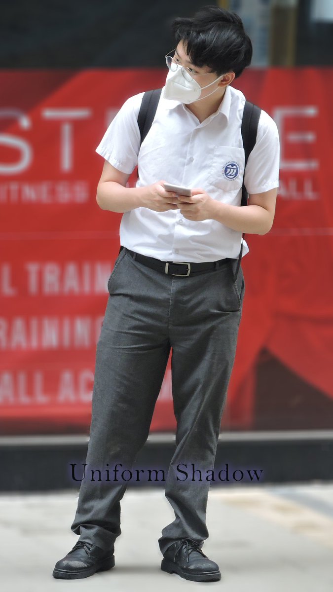 HKUniformShadow's tweet photo. 校服街拍 Uniform Shadow / 新會商會陳白沙紀念中學 CPSS

Stay Warm: Strong, No need
Main: White Short Sleeves Shirt / Gray Long Pants

#HKUniform https://t.co/MeTUr7Iz6n