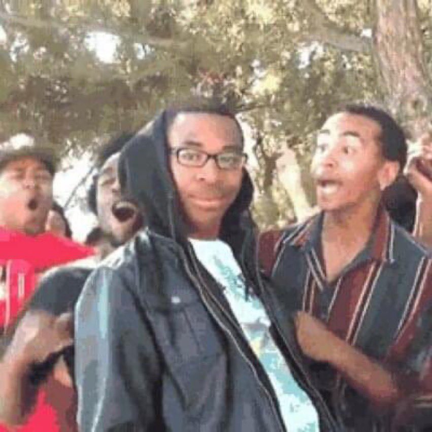 hatebeincozy's tweet image. da last president freestyled in front of me i called em MC Donald #ButImNotARapper