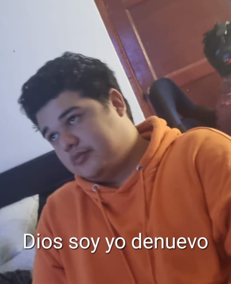 Rhon hoy cuando cayó un rayo por mi casa y se me fue el net xD <a href="/SilvaRhon/">Rhonald Silva</a>