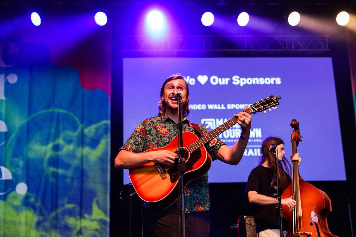 middlewaves tweet media