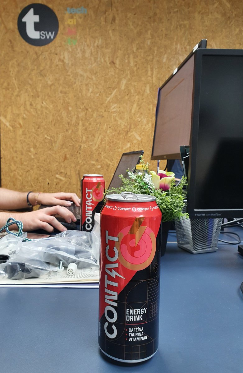 natpex_'s tweet photo. @TyrisSoftware
Los Calamardos cogiendo energía... todavía unas horas por delante! #tyrisrocks https://t.co/kZYtyVWuPt