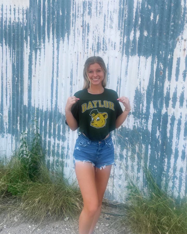PaisleyMabra's tweet photo. Excited to announce I verbally committed to play D1 soccer at Baylor! Thanks to everyone who supported me along this journey!  Can’t wait to be a 💚🐻💛

@SolarECNL06 @Jagsoccergirls @Gosset41 @PrepSoccer @MichelleLenard1 @LeaSedwick @coleouren @ImCollegeSoccer @KenMurphyPhoto https://t.co/ByBvGX9jnn