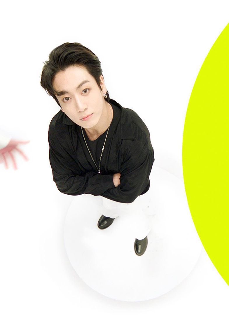 jikookheart's tweet photo. JUNGKOOK???? OH GOD https://t.co/3jrxj8GKua