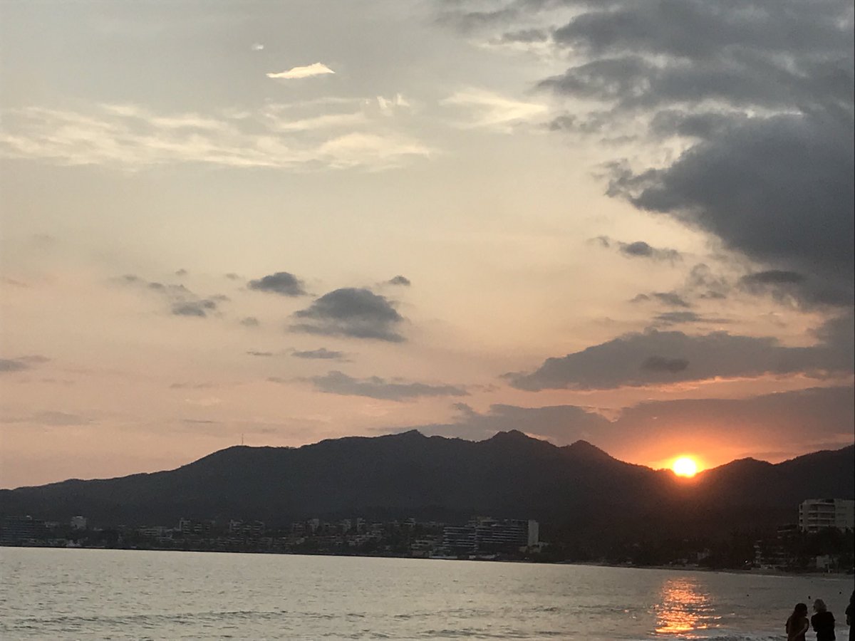 ClaudiaContigo's tweet photo. Les comparto esta Pic desde #buserias #Nayarit π https://t.co/90C9CP0zvC