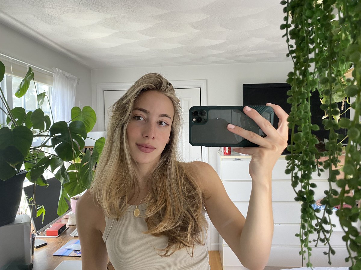 sleepingbela__'s tweet photo. My hairdresser went off https://t.co/vs0twJrByf