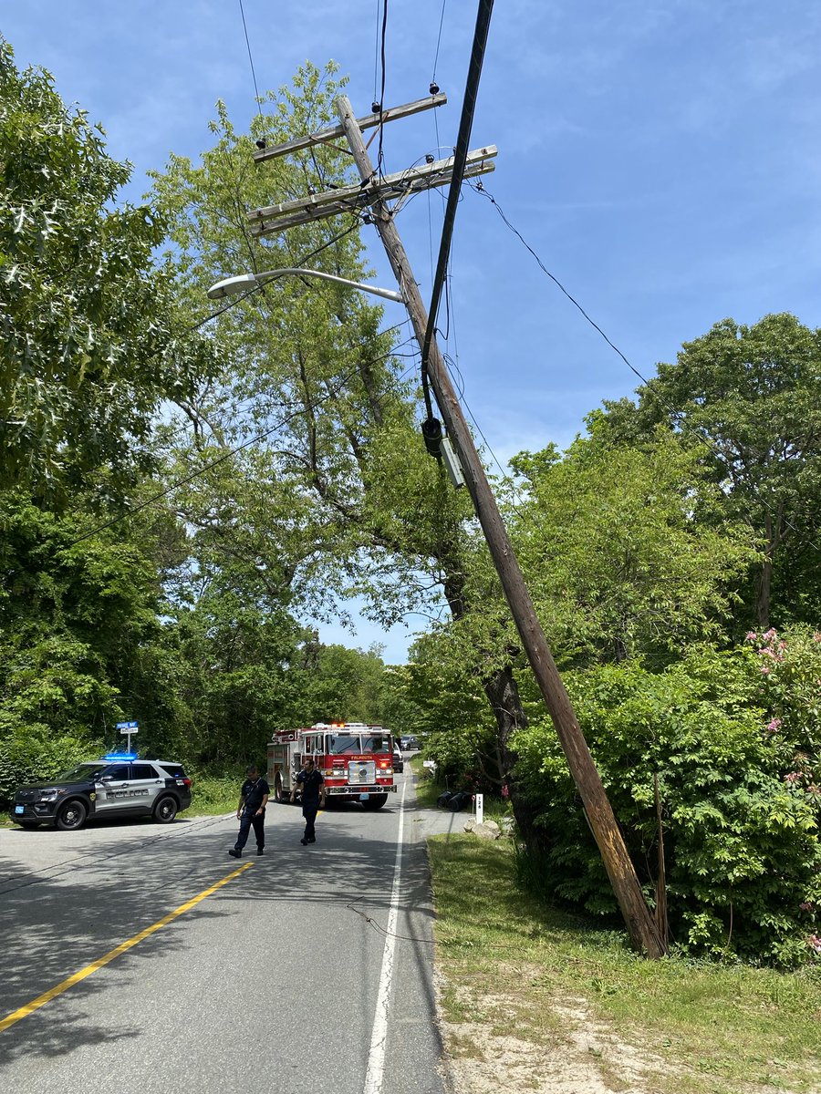 GeekRecon's tweet image. … stepping in shit in the morning… I ripped down the side of a house, 2 poles, 7 blocks of power, an angry ⁦⁦@EversourceMA⁩ #Eversource and burnt legs from downed lines. #falmouth ⁦@EversourceMA⁩ fault for illegal ancient poles &amp;amp; low lines.