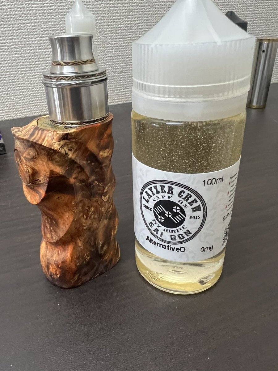hiro16hiro2's tweet photo. 今年の夏もオルタナで決まり！！

#vape
#onecase
#layzercrew
#AlternativeO https://t.co/ndwSOESN3F