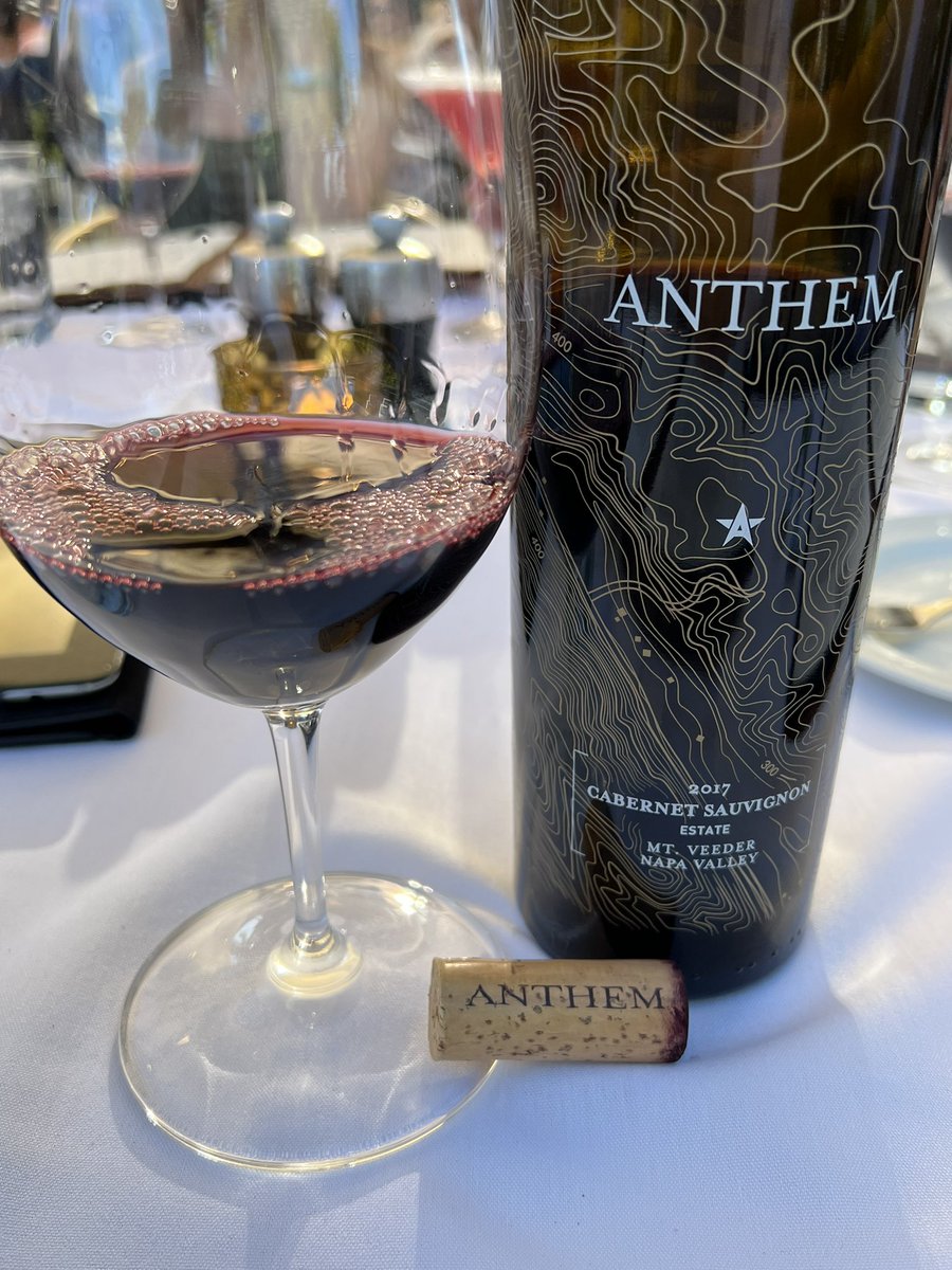 Enjoying 2017 ANTHEM Cabernet #MtVeeder #NapaValley. Cheers friends from Cole’s Chop House w/ @88blewby