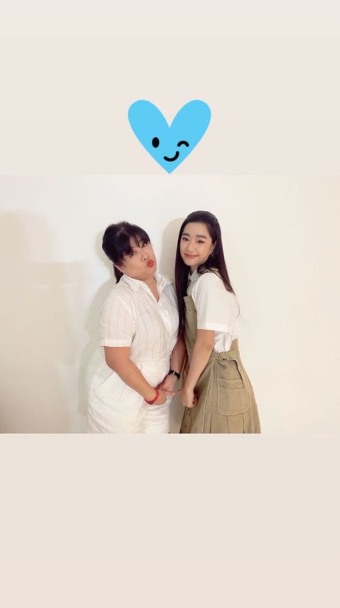 userasiah's tweet photo. she’s so adorable that’s why everyone loves her ✧˖°🥺
#tontawan #tontawan_t #intuyou https://t.co/RbzFCPoIPe