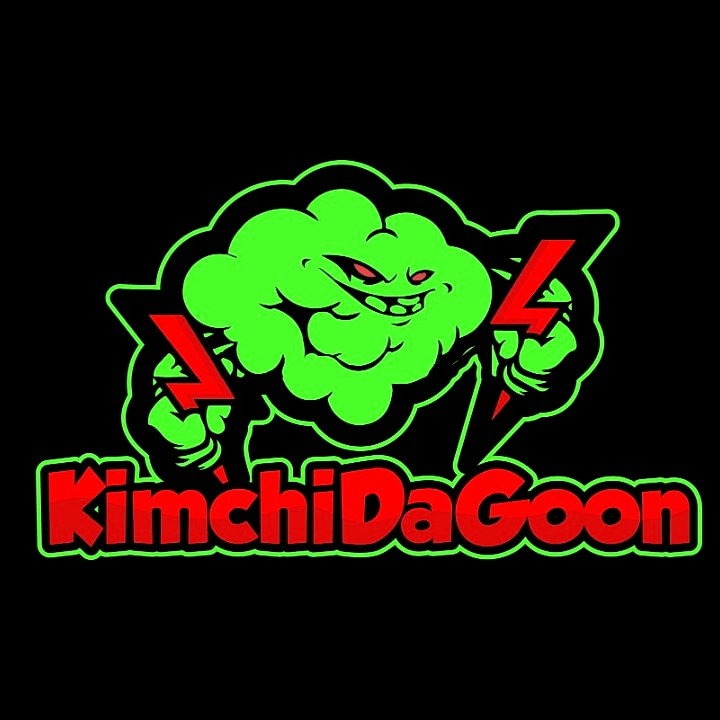 WeirdKimchi's tweet image. Peep the new pfp and banner by @lab20design love it so much. Y&apos;all go check his work out