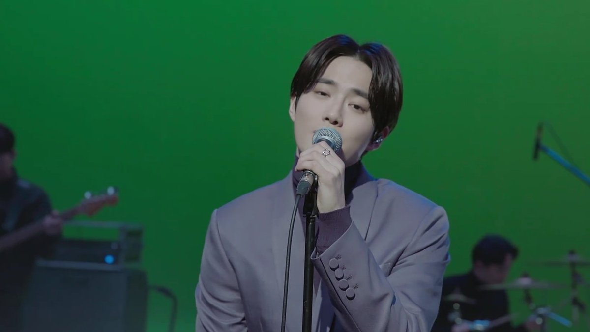 hourlykjm's tweet photo. #SUHO #수호 @weareoneEXO https://t.co/9hmQ19G1cG