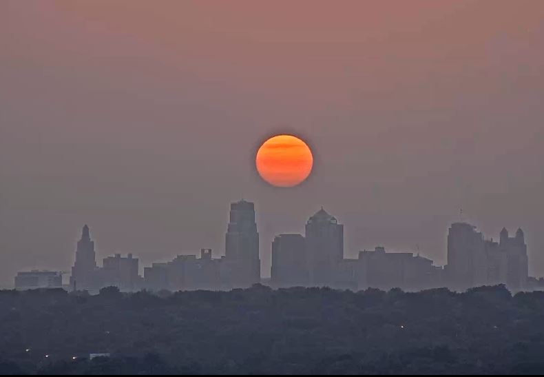 The KC skyline this evening. Can you feel the muggy air just looking at this picture? <a href="/KCTV5/">KCTV5 News</a>