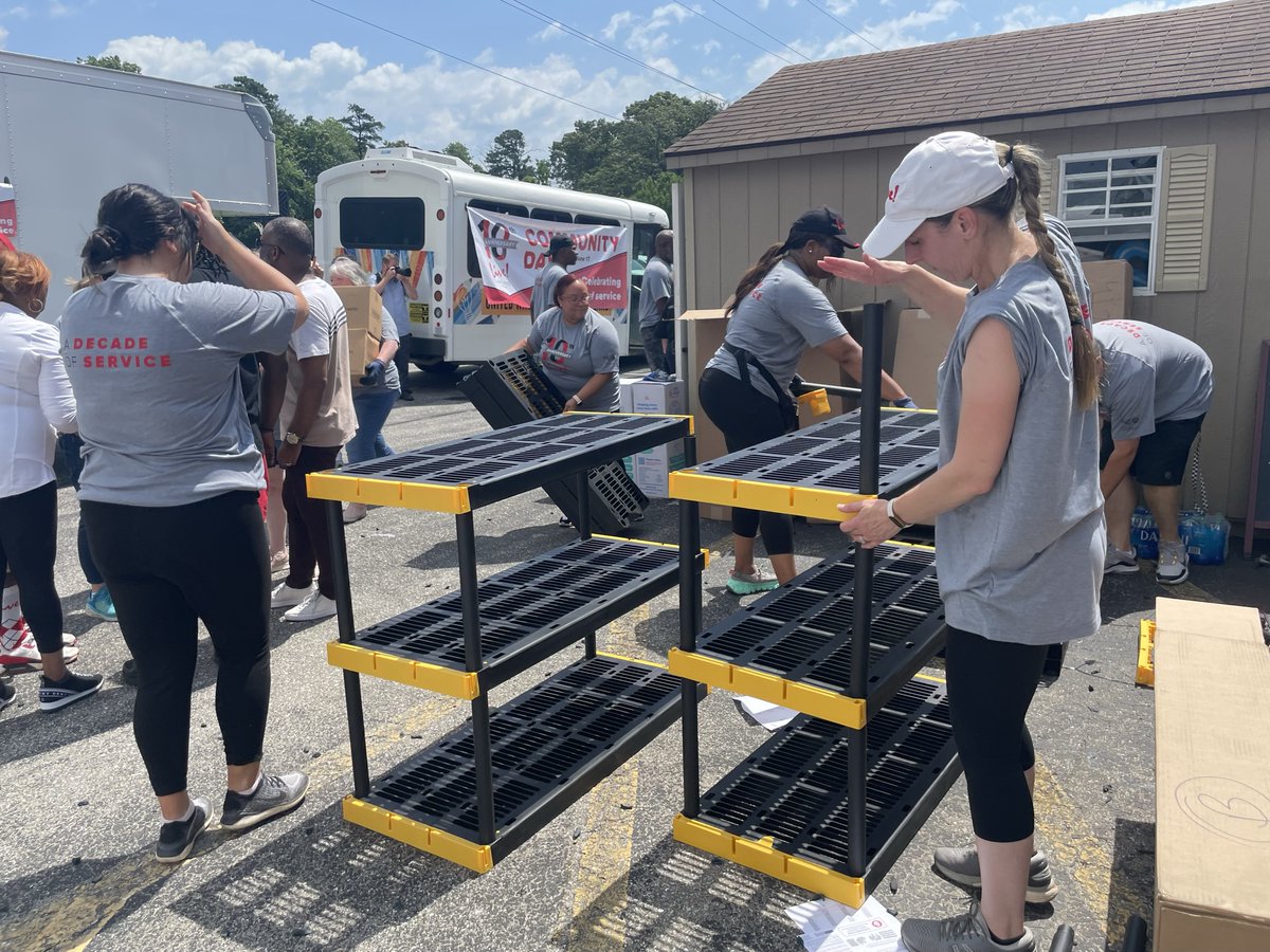 LiveCasinoMD's tweet photo. Today, as part of our 10 Year Celebration, we went #LiveInTheCommunity. Live! team members went throughout the community in an effort to impact 10,000 lives in 24 hours.

These efforts included stops to Severn, Kingdom Kare, and the Bain Center in Howard County. https://t.co/t7hWqXPllp