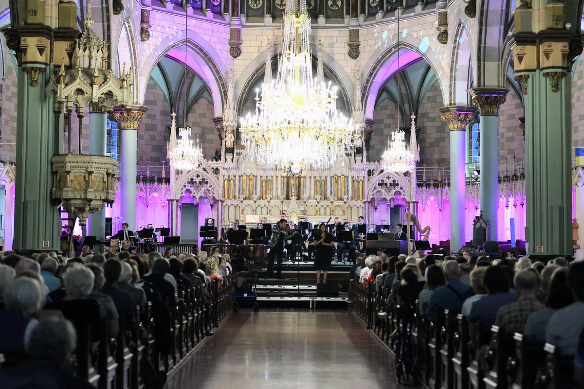 IL ÉTAIT UNE FOIS ENNIO MORRICONE 🎬
 <a href="/florencekmusic/">Florence K</a> et @oslongueuil sous la direction de <a href="/Dacostaviolin/">Alexandre Da Costa</a> ont interprété les plus grands succès du célèbre compositeur italien 🇮🇹
 📷 Patrick Boucher
Concert présenté par LCI lx <a href="/ellicom/">LCI LX (formerly ellicom)</a>