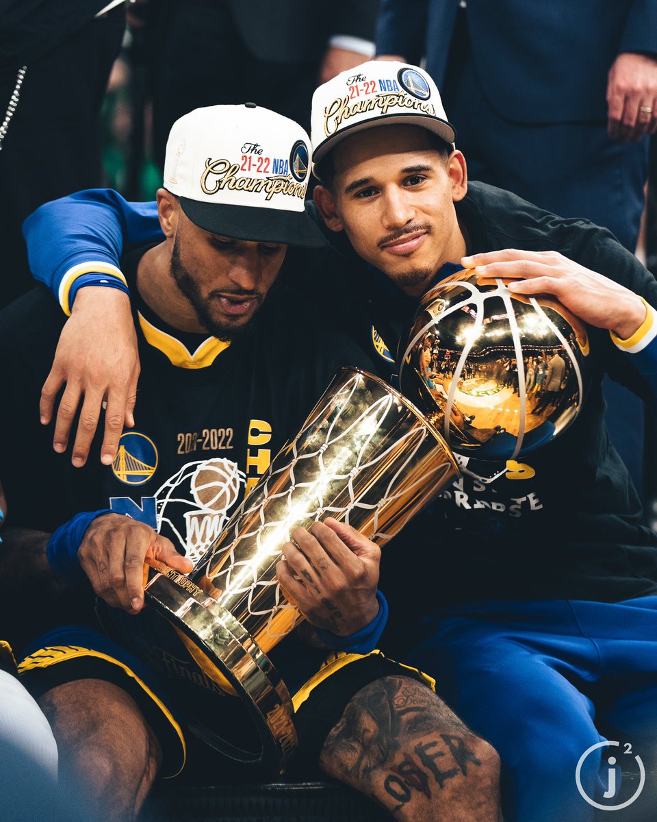 StephenCurryRJ's tweet photo. Tweet com o acervo de fotos do GSW campeão 2021-22.

Fique a vontade para comentar com fotos que eu não tenho. https://t.co/9943i4WGIx