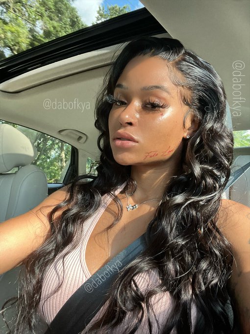 Happy Friday mfs🤍 https://t.co/geqdgK85EO<a href="/tag/mondaymood"class="tags"><span>#mondaymood</span></a>