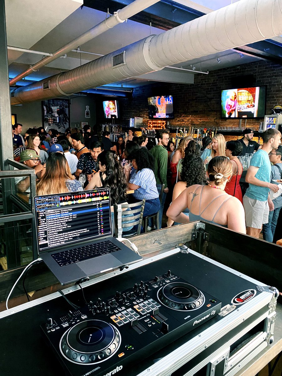 Fatpour Wicker Park tweet media