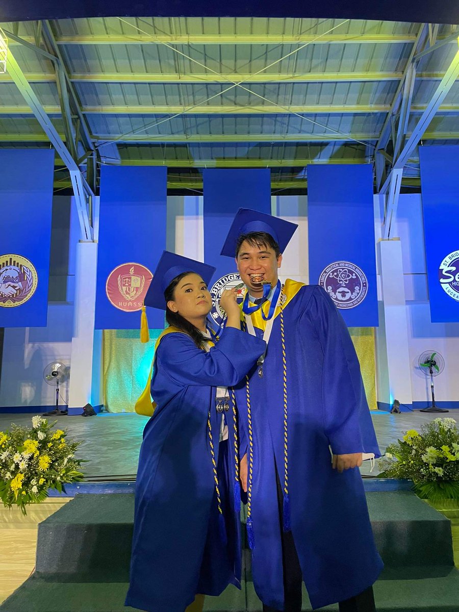 perezcacai's tweet photo. ... to senior high school ! 🎓🤍 https://t.co/uSI98xy0Vm