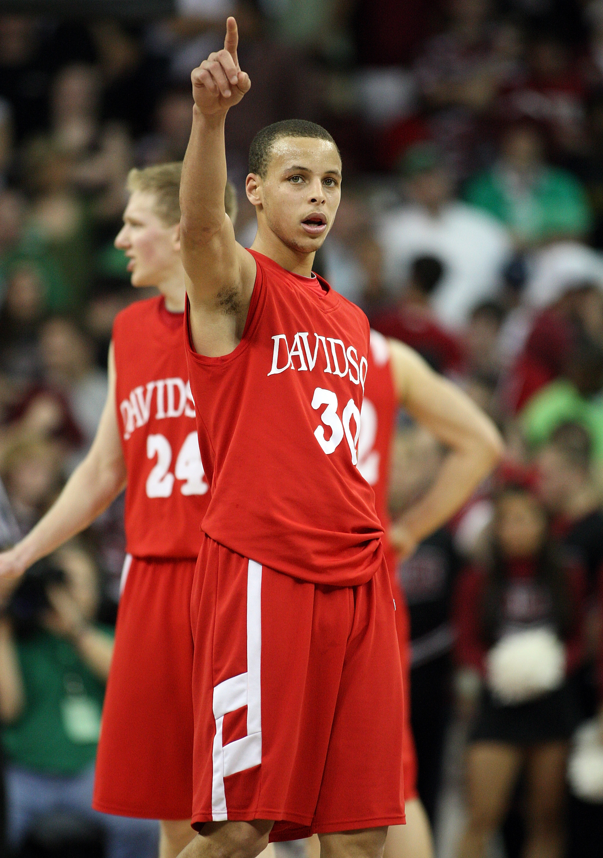 Davidson to retire Stephen Curry's No. 30 in August ceremony