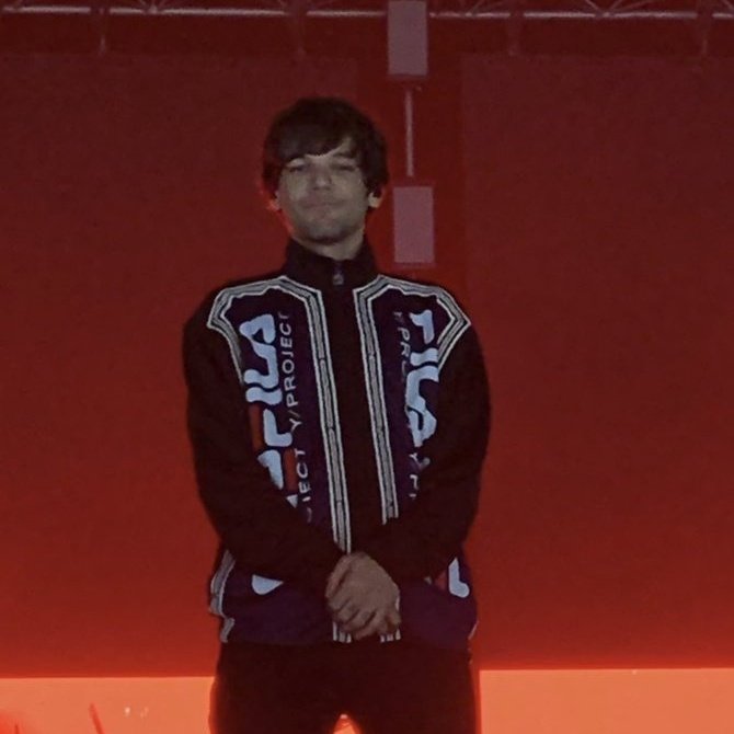 louistaslyrics's tweet photo. missing him hours https://t.co/k2CINEU5OX