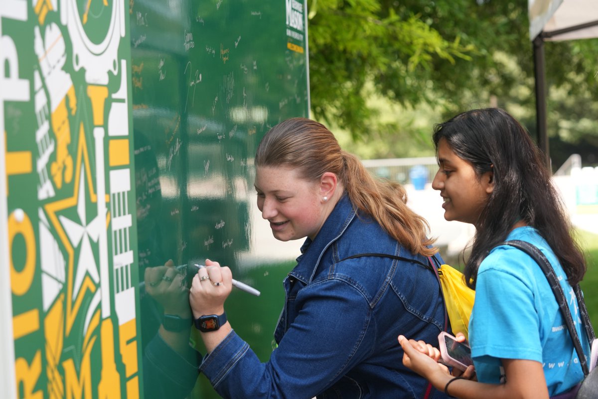 George Mason University (@georgemasonu) on Twitter photo The tradition continues!
This week, the <a href="/GeorgeMasonU/">George Mason University</a> Class of 2026 started to adorn their class board with their personal signatures during Freshman Orientation! #Mason2026 #Welcome2Mason #MasonNation 💚💛
📷: Creative Services/<a href="/evanmichio/">Evan Michio</a> The tradition continues!
This week, the <a href="/GeorgeMasonU/">George Mason University</a> Class of 2026 started to adorn their class board with their personal signatures during Freshman Orientation! #Mason2026 #Welcome2Mason #MasonNation 💚💛
📷: Creative Services/<a href="/evanmichio/">Evan Michio</a>