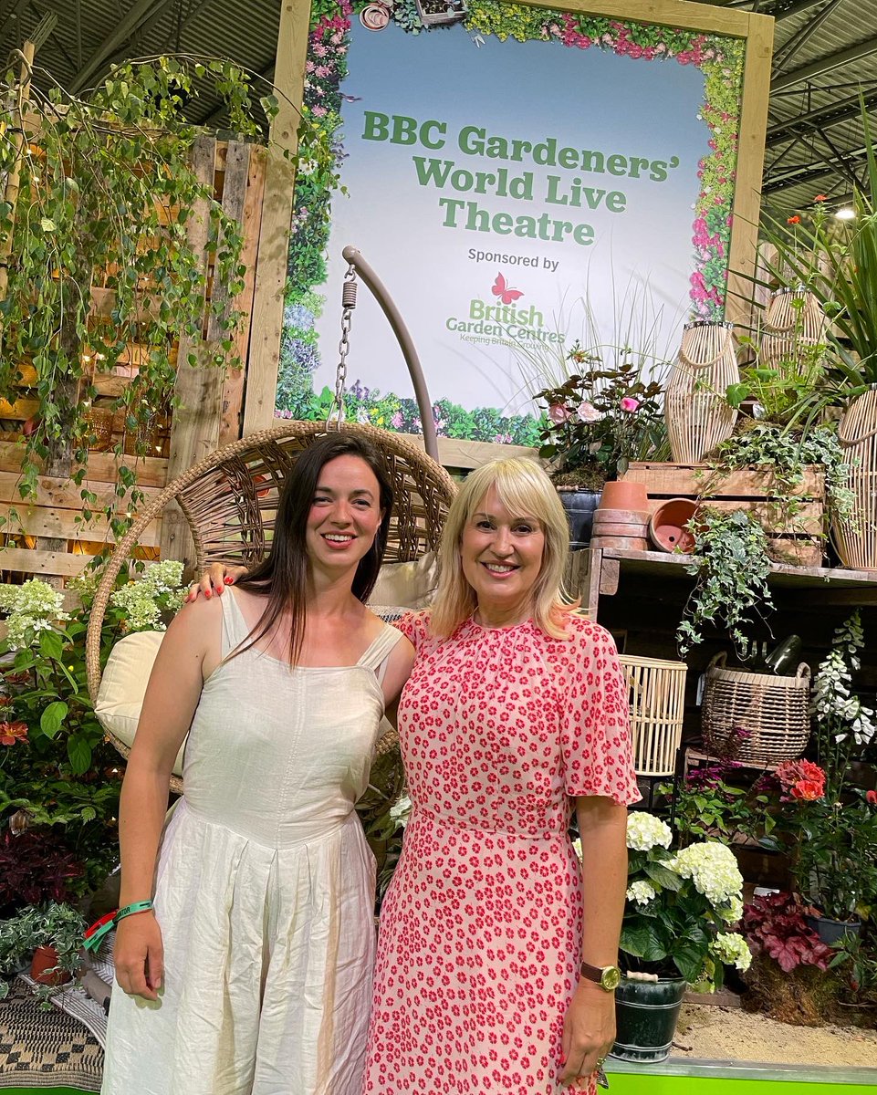 Nicki_Chapman's tweet photo. Thanks to everyone who came to the @GWandShows @thenec @BBCGWLive theatre today
Brilliant talks from #FrancesTophill #MontyDon & #JoeSwift 💚🎋🌸🌼🌳
If you’re joining us tomorrow (with less heat🤣) look forward to seeing you x https://t.co/mDfkdoZ3il