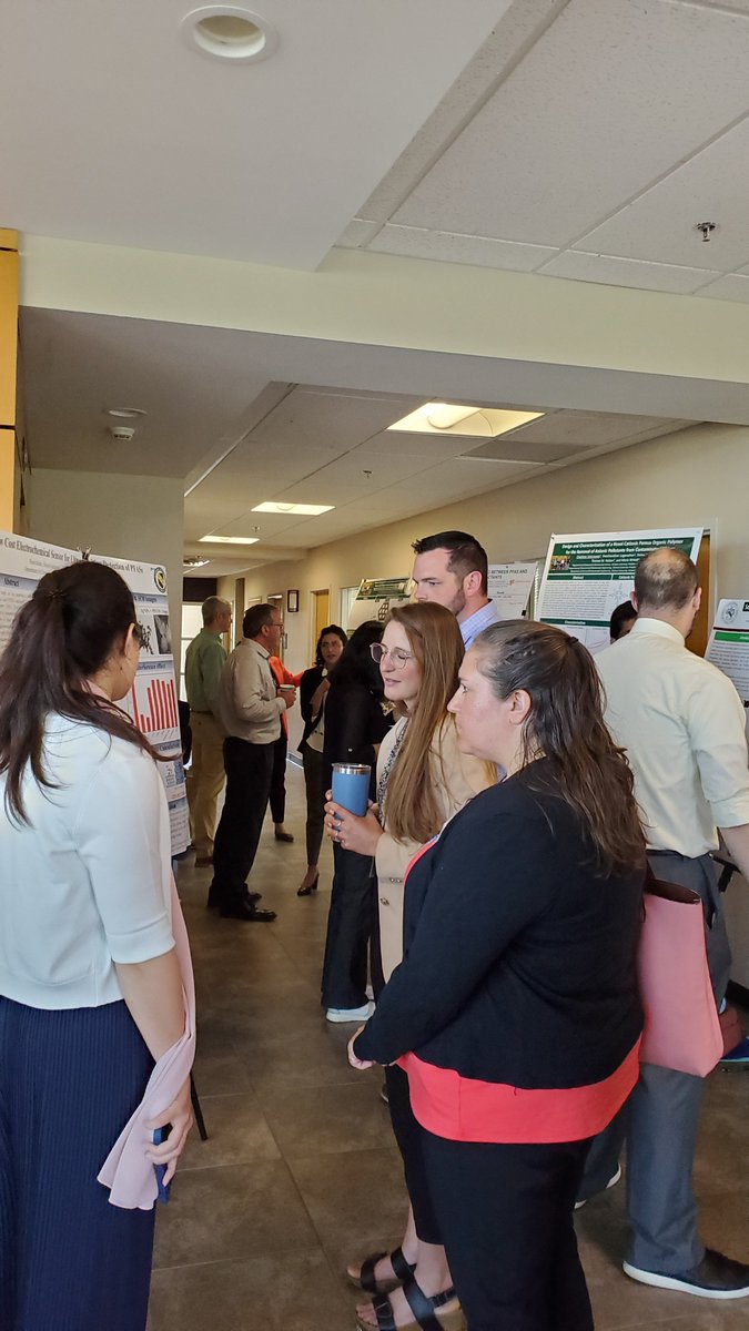 SilvanaAndrees1's tweet photo. Exciting conversations at our PFAS detection workshop @ Clarkson University capital region campus. Perfect timing after the EPA news release on the new limits this week. Many thanks to industry, government, students and collaborators in our partnership for innovation efforts. https://t.co/DNz0D2P7Eg