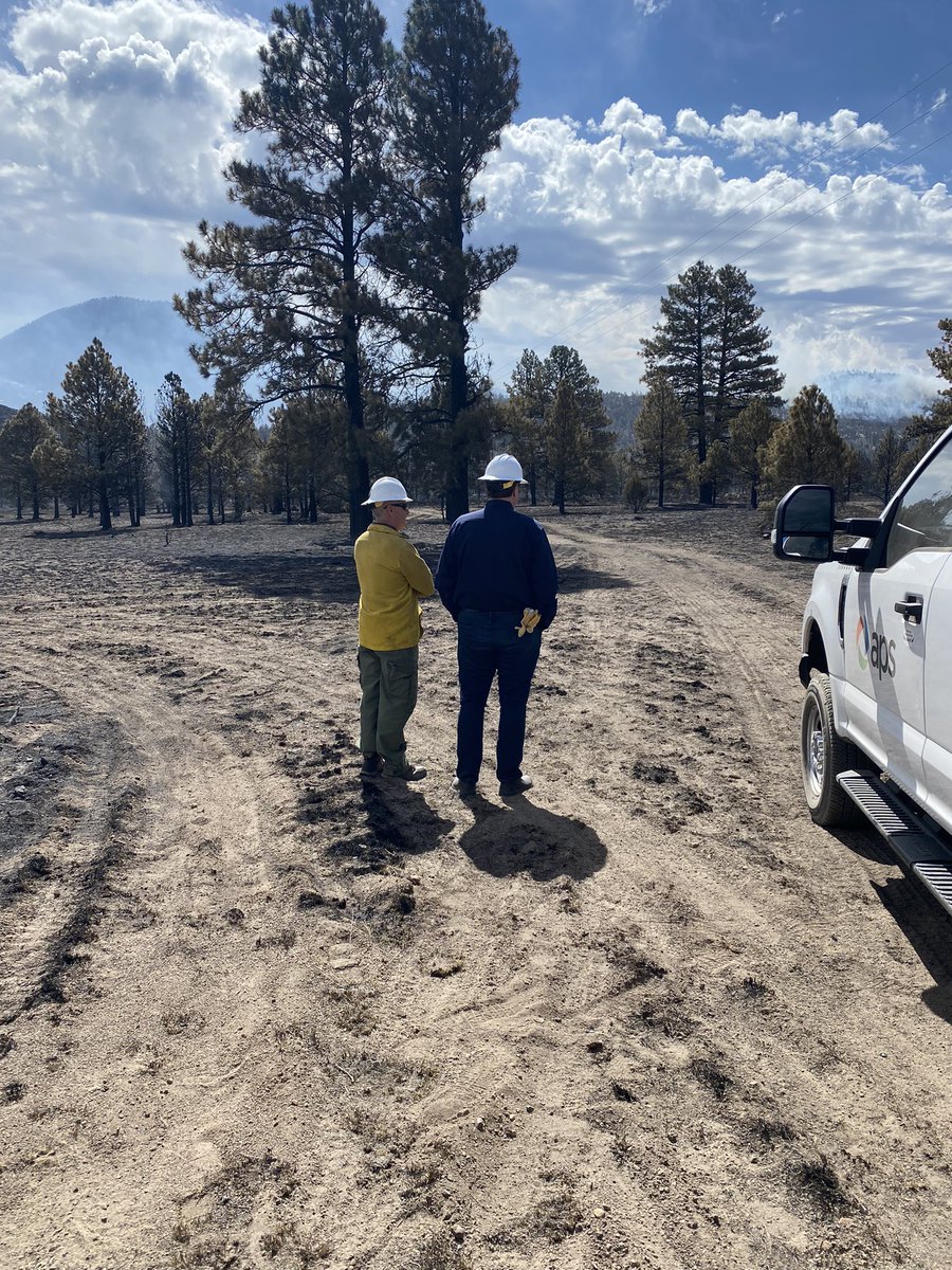LebovitzMallory's tweet photo. In field today with our amazing flagstaff colleagues and community leaders! It’s a good, and timely, reminder of what it means to care for one another ❤️ #PipelineFire #iworkataps #humankindness https://t.co/jeZMEerJKz