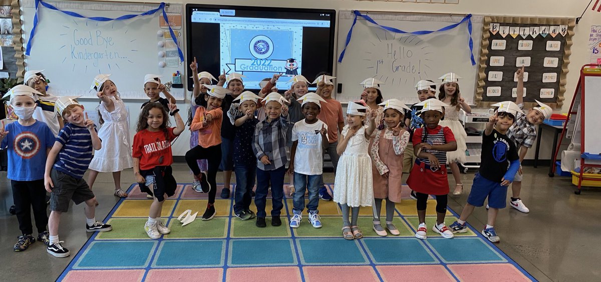 EastGreshamElem's tweet photo. Hip Hip Hooray! We are now in 1st grade! π₯#mrskerrπ #WhyEastGresham π https://t.co/9bMu5zZp5v
