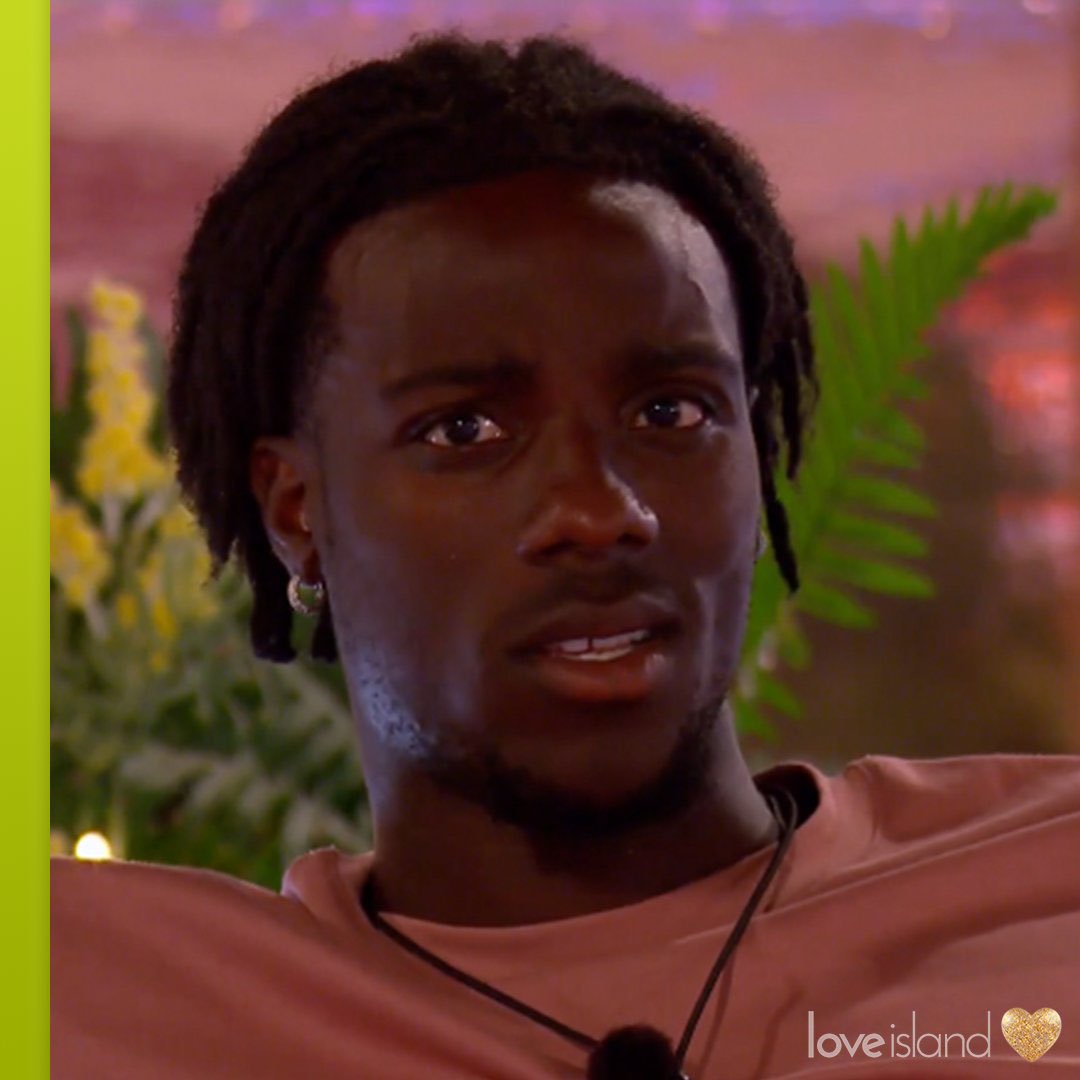 evelyn_xo's tweet photo. no wonder they’re in a couple. just look at their reactions #loveisland https://t.co/vKUBE0eI7I