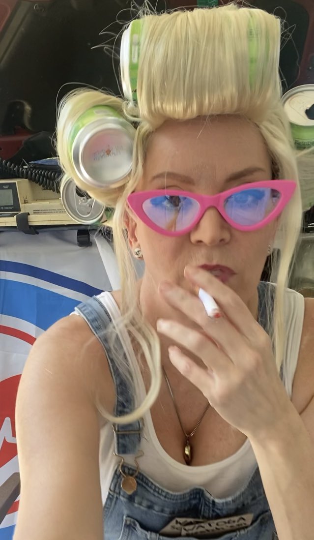 medic_wasteland's tweet photo. Ella Mae has arrived and has a very special message for all yโall!!! Stay tuned!!!! @tooniversal @maw_tater @WatogaWRP @Gato_Pub yโall are mentioned in her video announcement! Hahahaha!! #WorstNeighbor https://t.co/MpUvANOsSI