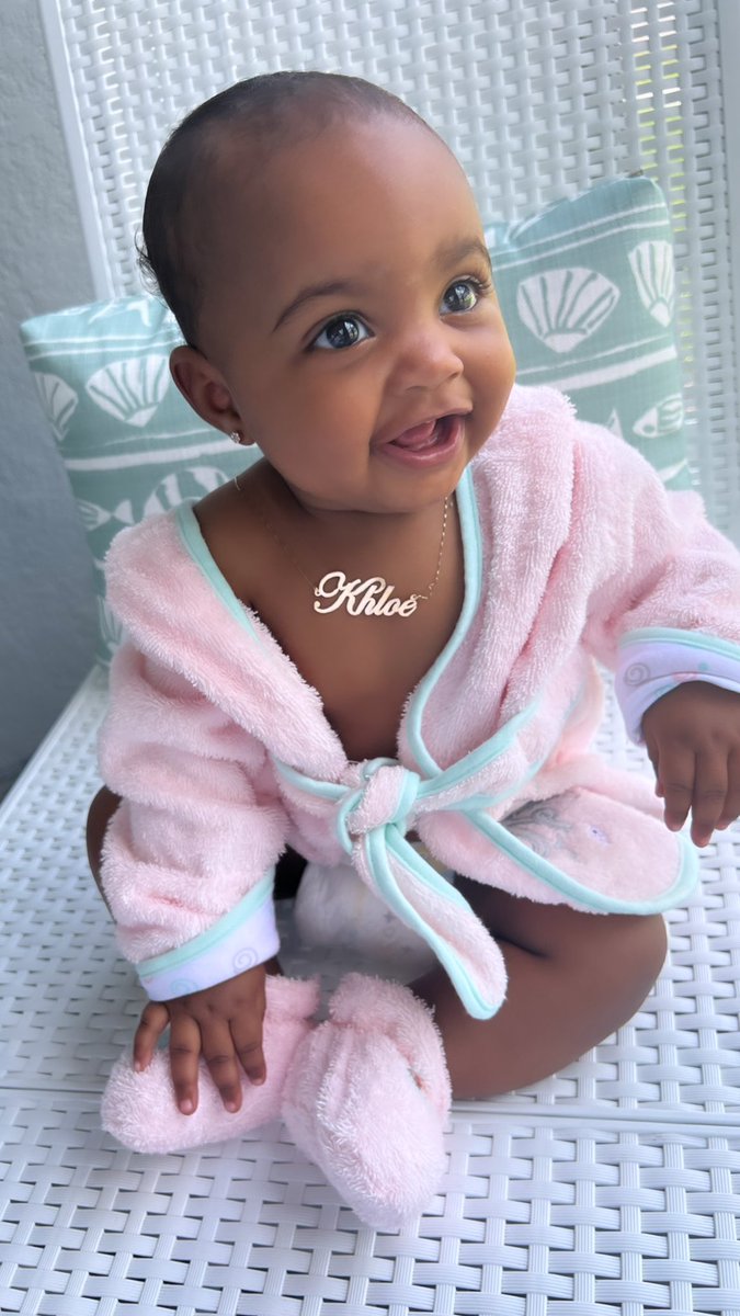 mamigabss's tweet photo. How can mommy say no to this face🙄🥺 https://t.co/FWZRtPXuiz