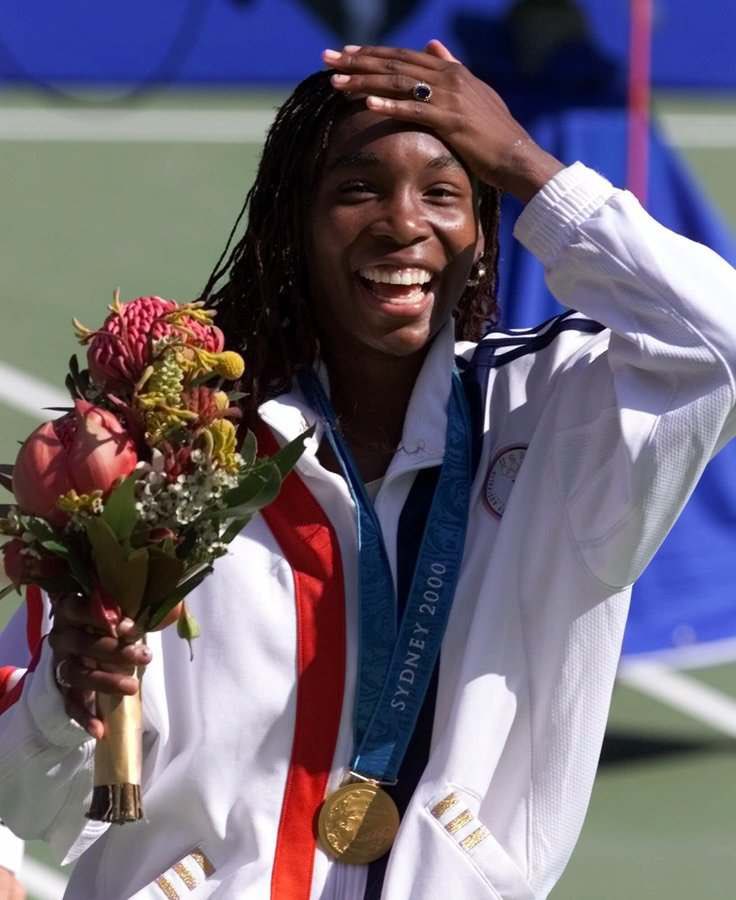 OnlyRogerCanFly's tweet photo. 🎂 Hoy cumple 42 años la única tenista que se ha colgado cinco medallas en los Juegos Olímpicos (1988-2020): Venus Williams 🇺🇸.

🥇 Sydney, 2000 | Singles
🥇 Sydney, 2000 | Doubles
🥇 Beijing, 2008 | Doubles
🥇 London, 2012 | Doubles
🥈 Río de Janeiro, 2016 | Mixed https://t.co/hLhZqbjVH2
