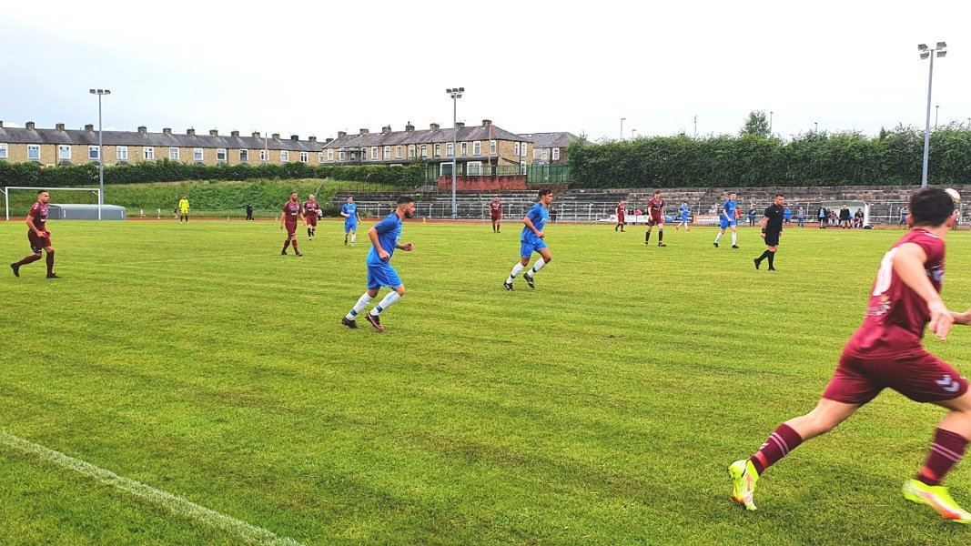 freshbantam's tweet photo. 📆 17/06/2022
🕒 7:45pm
🏟 Barden Sports Ground
🏆 Friendly
⚽️ Burnley United 1-5 Padiham
🎟 Free
👥 N/A
#groundhopping
@BurnleyUnited @Padiham_FC @nwcfl @LancashireFA https://t.co/F6VlqlTtth