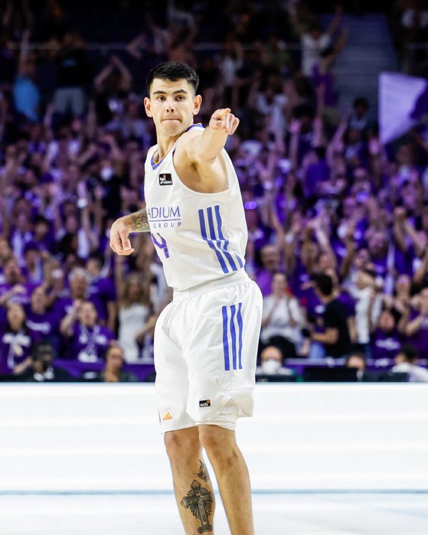 estuca32's tweet photo. Hoy he visto un Gladiador @gabriel_deck y un equipazo @RMBaloncesto en el @WiZinkCenter Que orgullo de equipo. Luchar por cada rebote y cada canasta, No Rendirse Jamás
Gracias 🙏 #HalaMadrid #LigaEndesa #ACBFinal https://t.co/YO2N2yR5bk